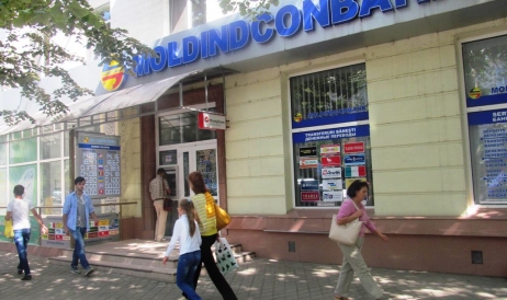 Trecutul „glorios” al Moldindconbank sperie potențialii investitori