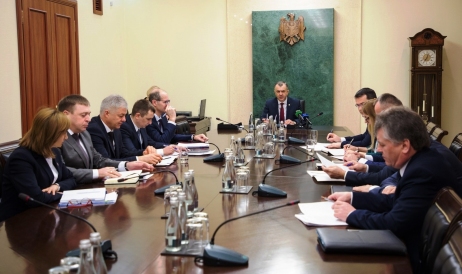 Premierul Chicu vrea să afle unde ascund petroliștii din Moldova o parte mare a ...
